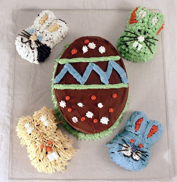 Bunnies and Easter Egg Cake